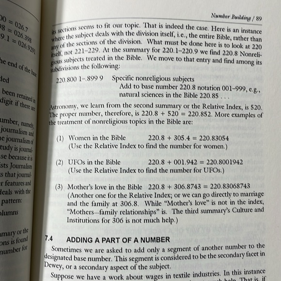 Dewey Decimal Classification, A Practical Guide by Louis May Chan c1996 - Picture 11 of 12